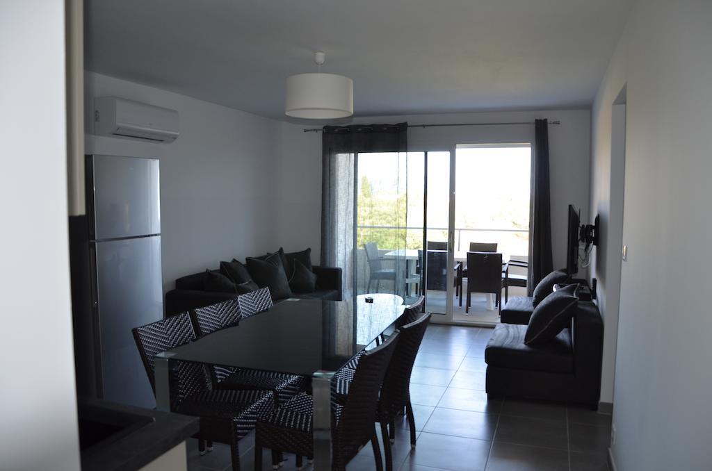 Residence Giovanello Porto Pollo Exterior foto